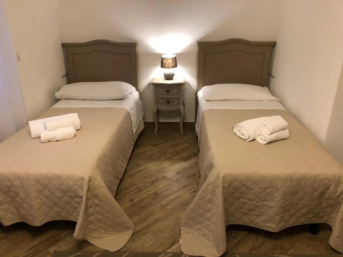 City Garden Guest House Olbia 2*,  Italië